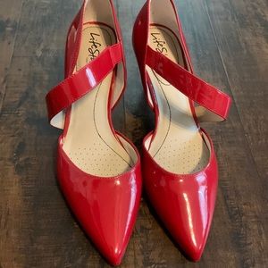 Life stride Suki Fire Red Patent 7.5
